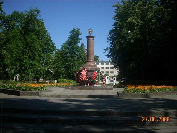 30. Памятник партизанам и подпольщикам.jpg