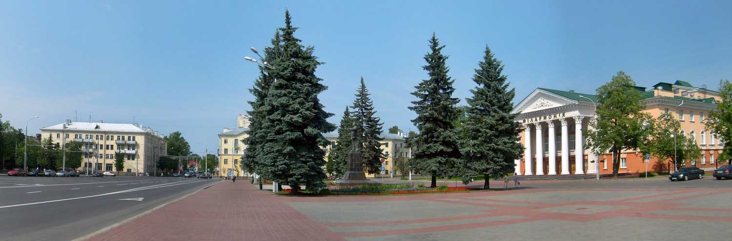 Площадь Ленина в июне.jpg