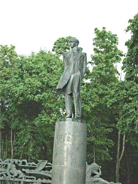26. Памятник Лермонтову.JPG