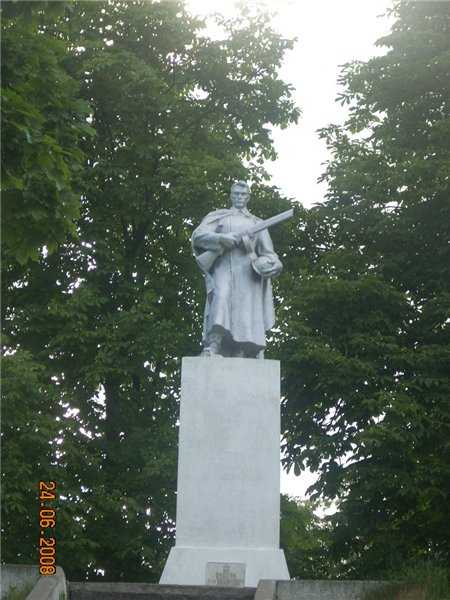 2. Памятник воинам 1-го Белорусского фронта.jpg