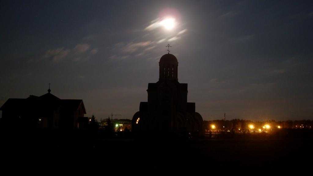 Luna i hram-1-.JPG